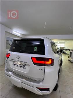 تۆیۆتا لاند کروزەر